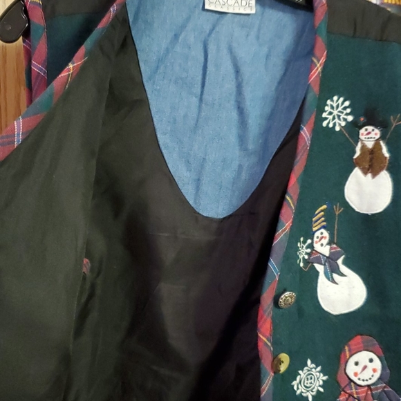 Fanciful Flurries on a Fun Cascade Vest - Picture 3 of 5